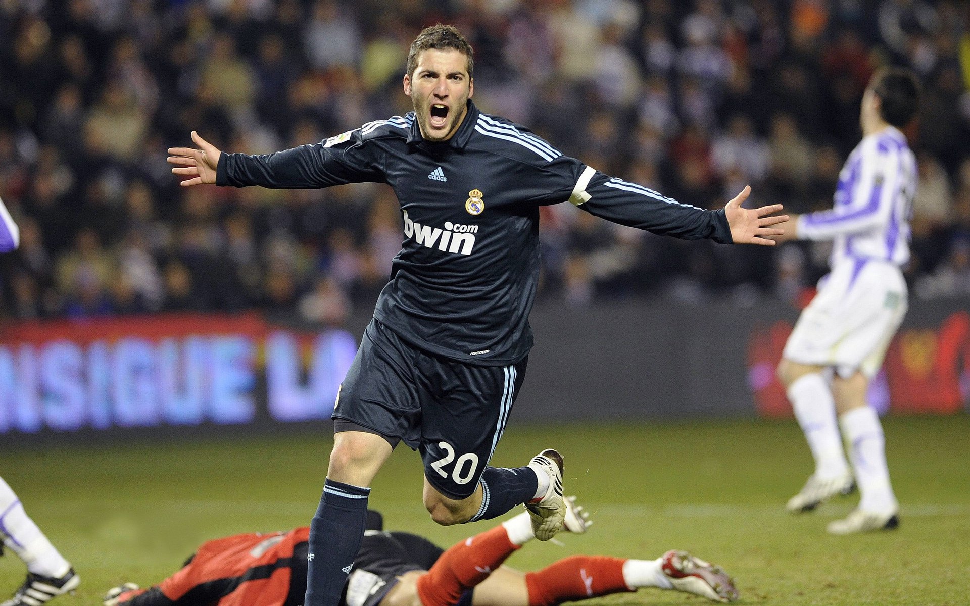 内马尔爆冷击败切尔西，关键助攻引爆全场！